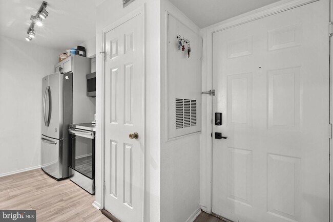 Building Photo - 3311 Wyndham Cir