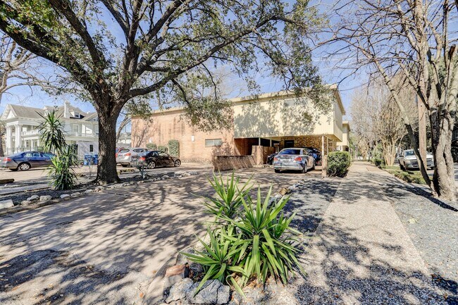 Building Photo - 229 Westmoreland St
