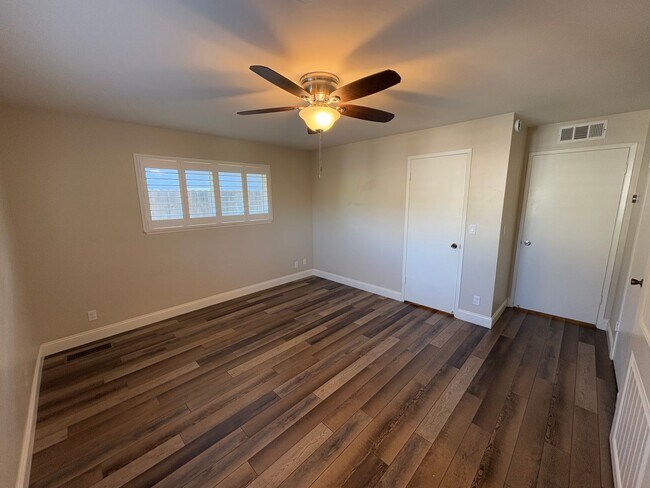 Building Photo - NW Visalia Home Near Country Club coming soon!