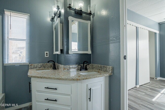 Building Photo - 228 Territory Dr