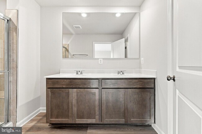 Building Photo - 394 Seeback Dr