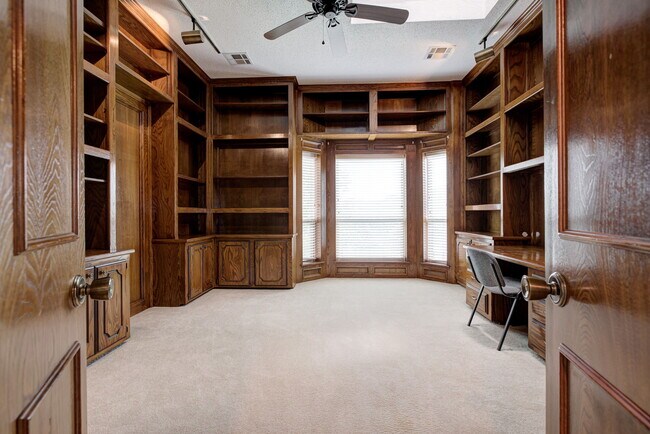 Building Photo - 1340 Bryant Cir