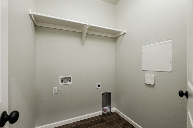 Building Photo - 618 Juniper St