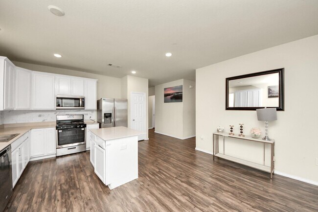 Building Photo - 25827 Kinship Ct