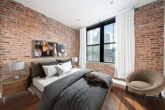 Building Photo - 650 Montgomery St