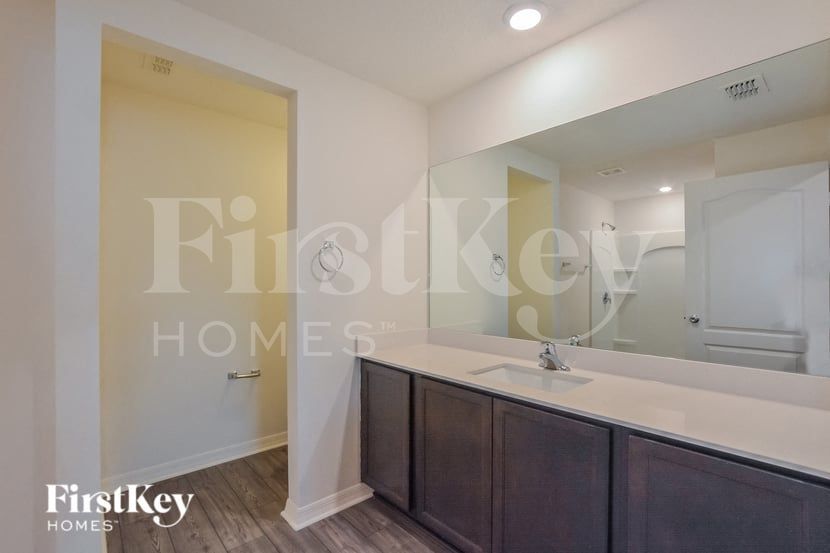 Building Photo - 437 Kensington View Dr