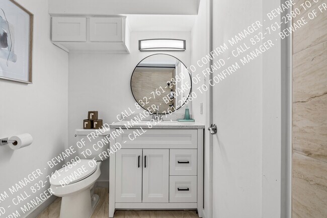 Building Photo - 12811 Pandora Dr