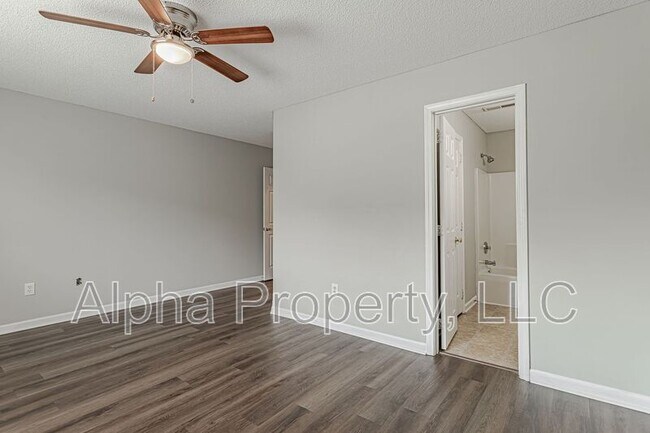 Building Photo - 105 Brushy Hollow Ln