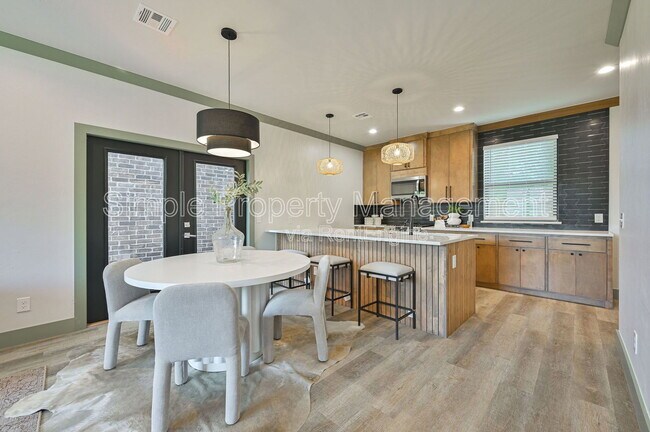 Building Photo - 4005 N Indiana Ave