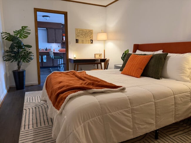 Building Photo - 157 W Holly Ridge Rd