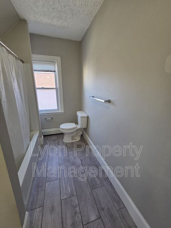 Building Photo - 15 Woodbine St