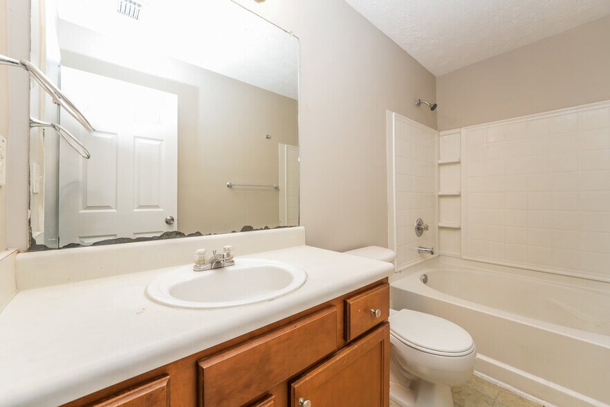 Building Photo - 1035 Paper Creek Dr SE