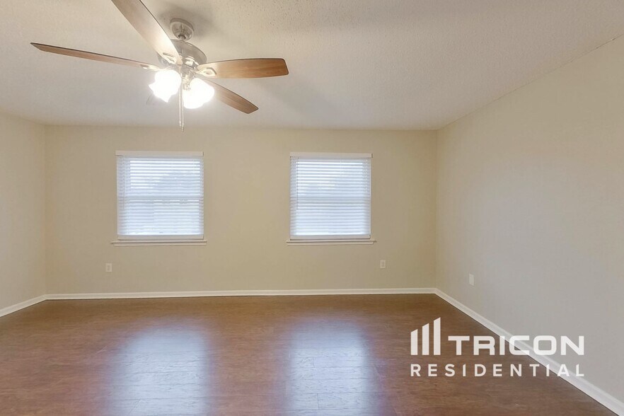 Building Photo - 6217 Old Mill Cir