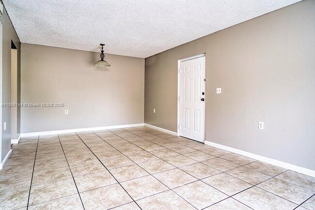 Building Photo - 1139 Lake Terry Dr