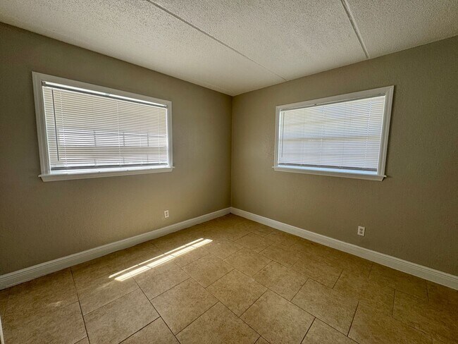 Building Photo - 2 Bed/2 Bath Condo in Mount Dora