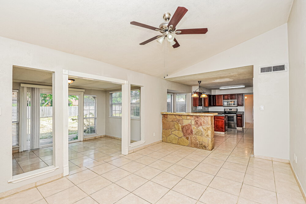 Building Photo - 7529 Ashwood Cir