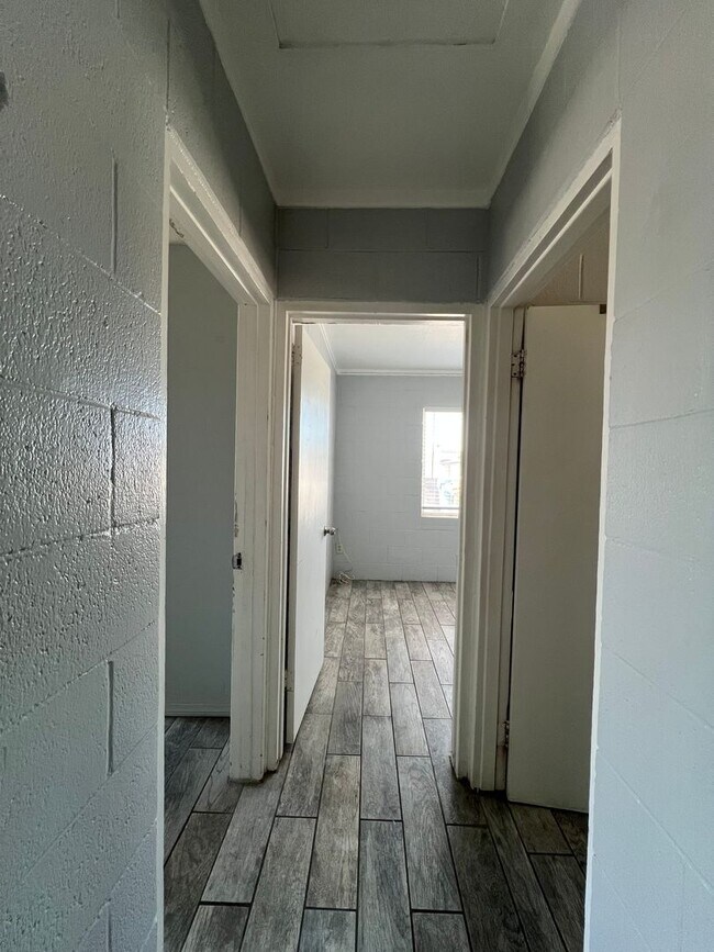 Building Photo - P266