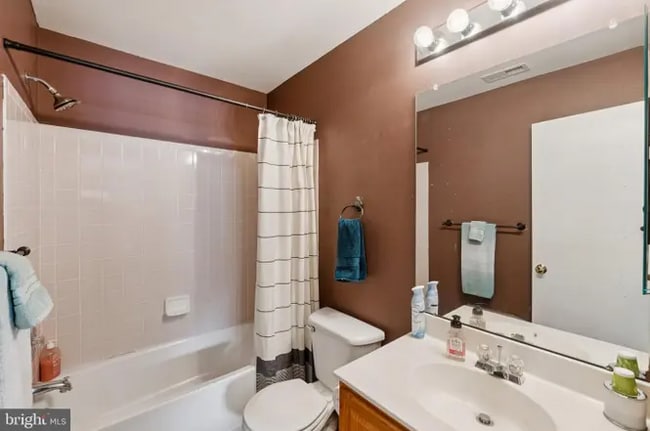 Building Photo - 124 Penwick Cir