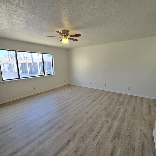 Building Photo - 358 Pueblo Solano Rd NW