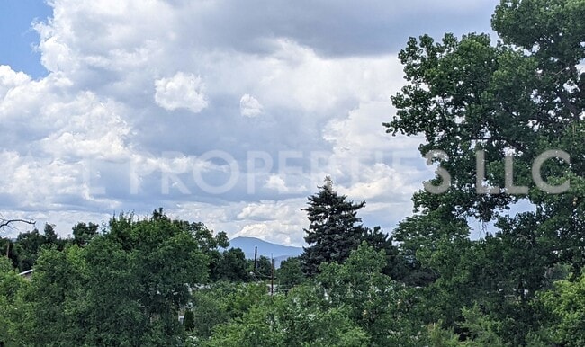 Building Photo - 8048 W 52nd Ln