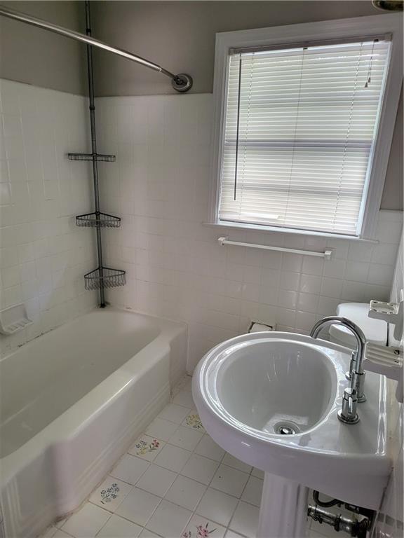 Building Photo - 697 Willivee Dr