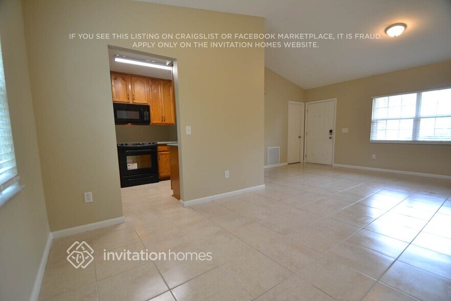 Building Photo - 1648 Raymore St NW