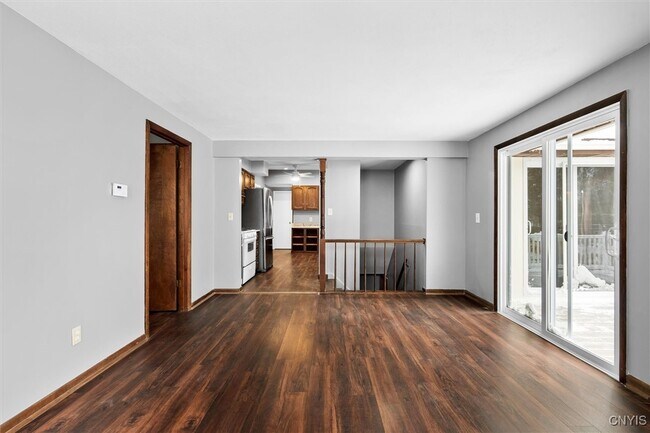 Building Photo - 941 Jamesville Ave