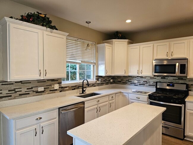 Building Photo - 2305 Hudson Cir