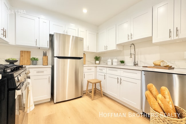 Building Photo - 11941 Weddington St