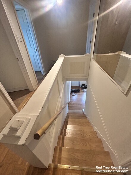 Building Photo - 12 Village St