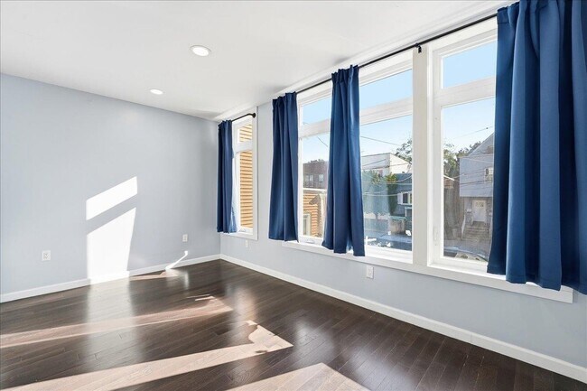 Building Photo - 225 Freeman Ave