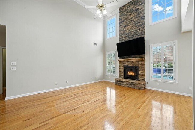 Building Photo - 3966 Kendall Cove