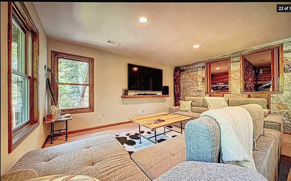 Living area 80’tv - 7022 Aska Rd