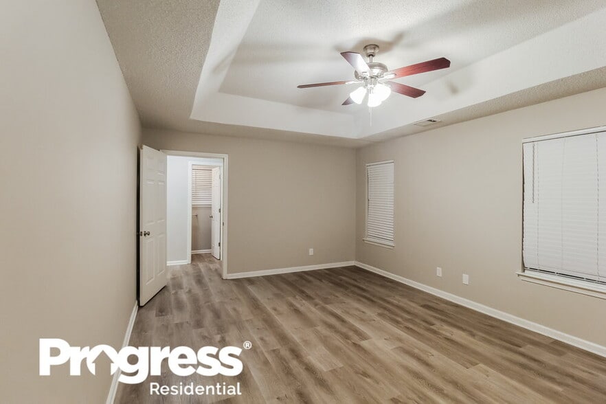 Building Photo - 3311 Royal Springs Ct