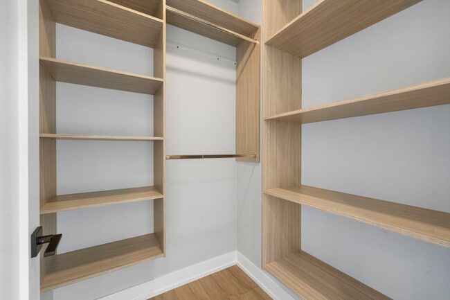 Building Photo - 2355 W Flournoy St