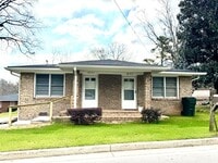 Building Photo - Just off the Covington Square!!!