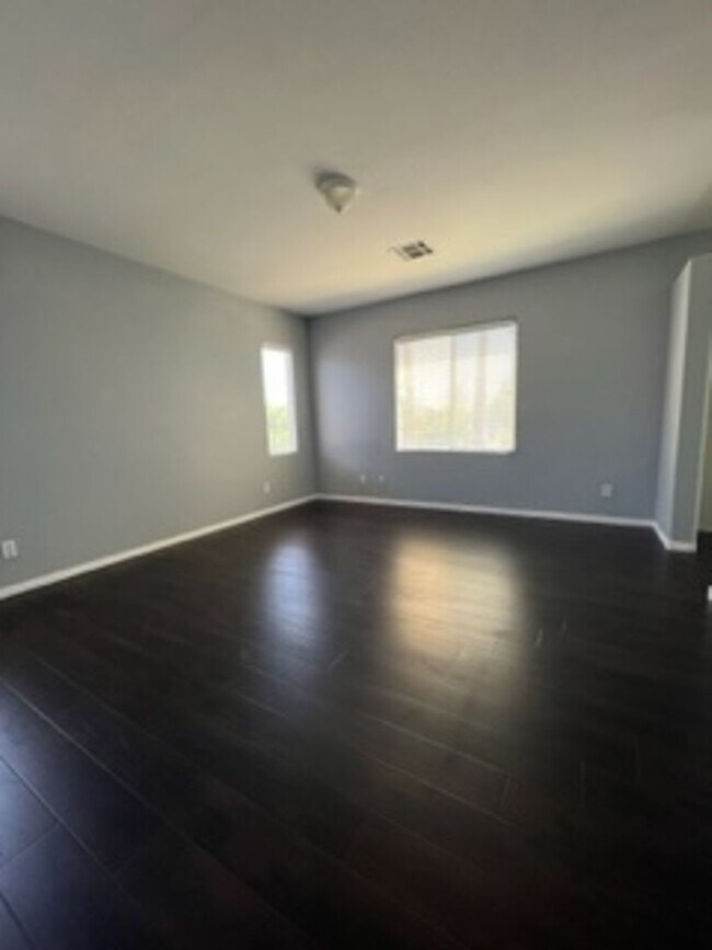 Building Photo - SOUTHERN HIGHLANDS BEAUTY!