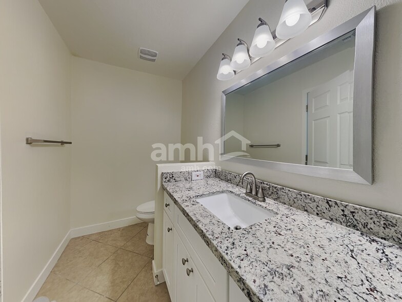 Building Photo - 7900 Mountain Point Ave