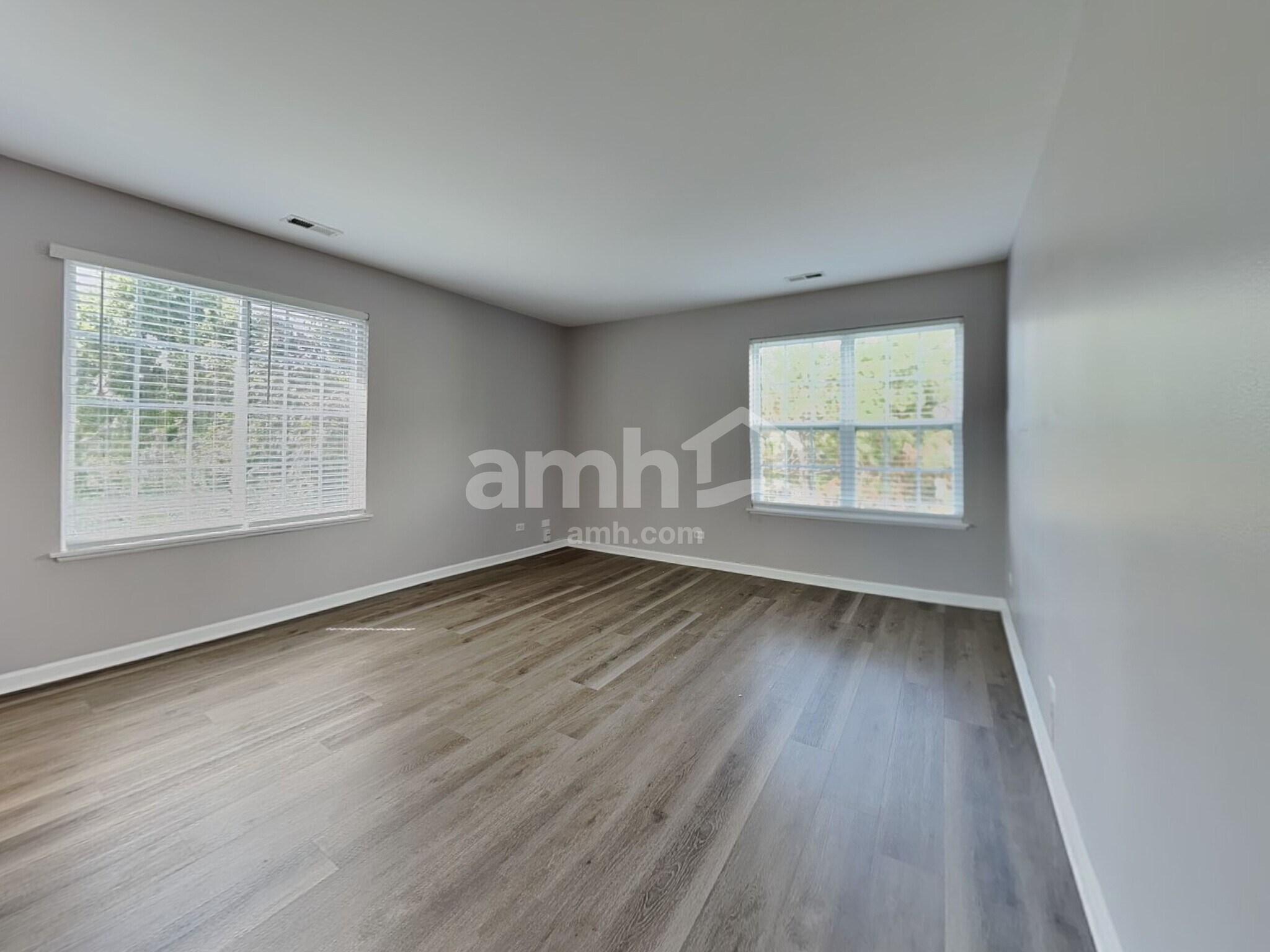 Building Photo - 312 Evergreen Cir