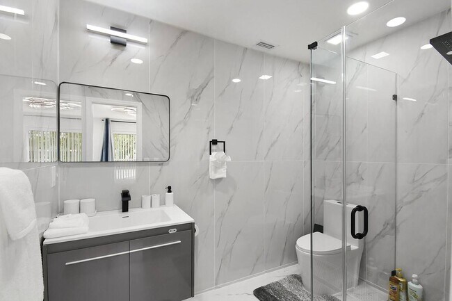 Building Photo - 12231 Areaca Dr