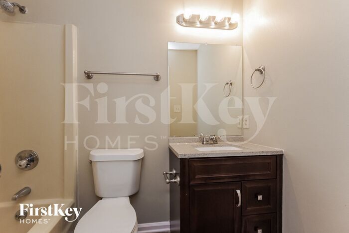 Building Photo - 3204 Faircroft Way