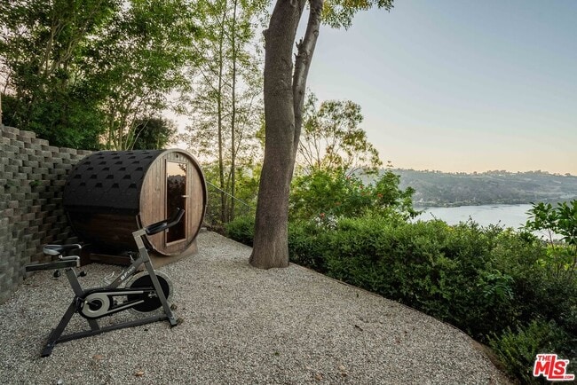 Building Photo - 1900 Bel Air Rd