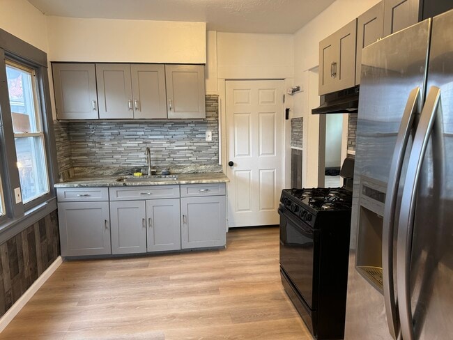 Building Photo - 12509 Maple Ave