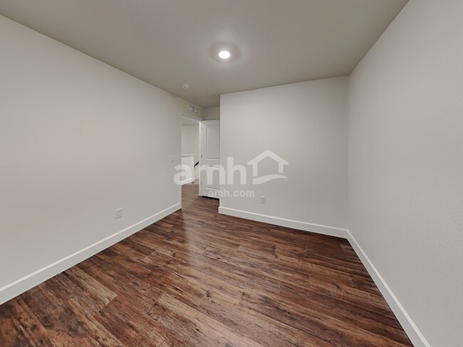 Building Photo - 15012 W 82nd Pl
