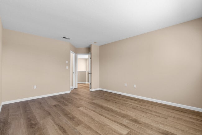 Building Photo - 9447 Hendrix Ln