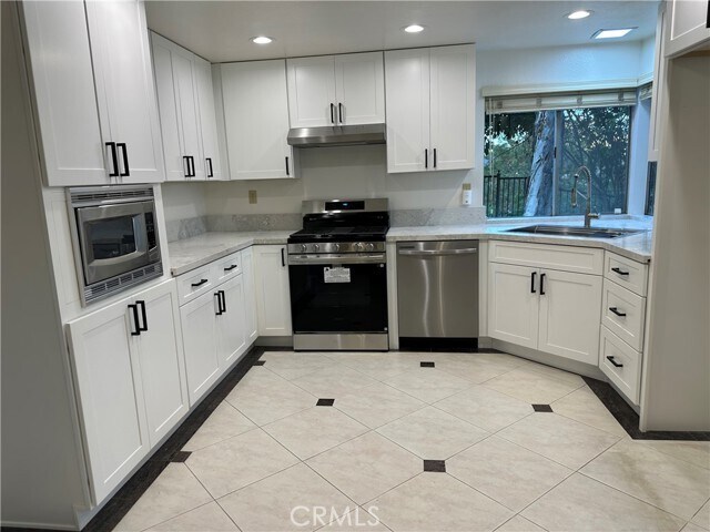 Building Photo - 2124 Wildwood Ct