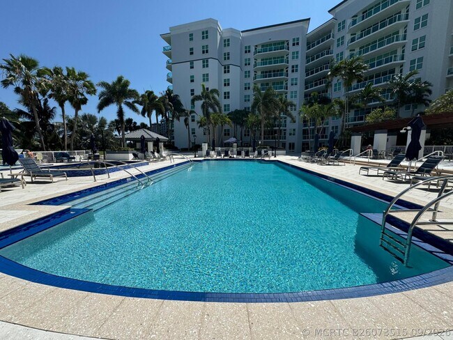 Building Photo - 550 SE Mizner Blvd