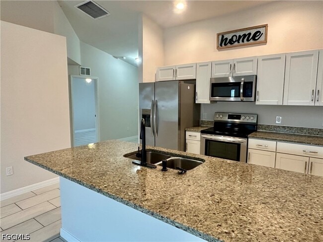 Building Photo - 4406 Skyline Blvd