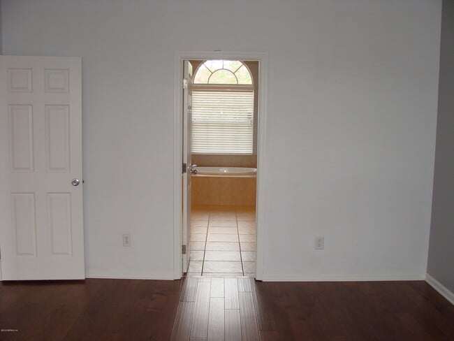 Building Photo - 2266 Cascadia Ct