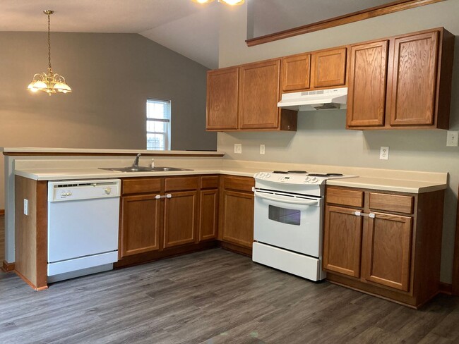 Building Photo - Well Maintained, 3 Bedroom Home on a Corne...